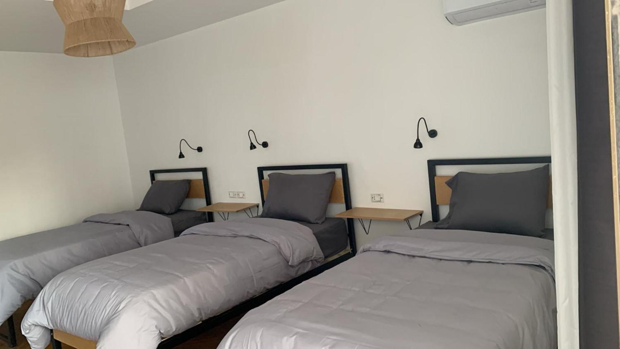 Pyramids Nights Hostel Kafret el-Gabal Extérieur photo