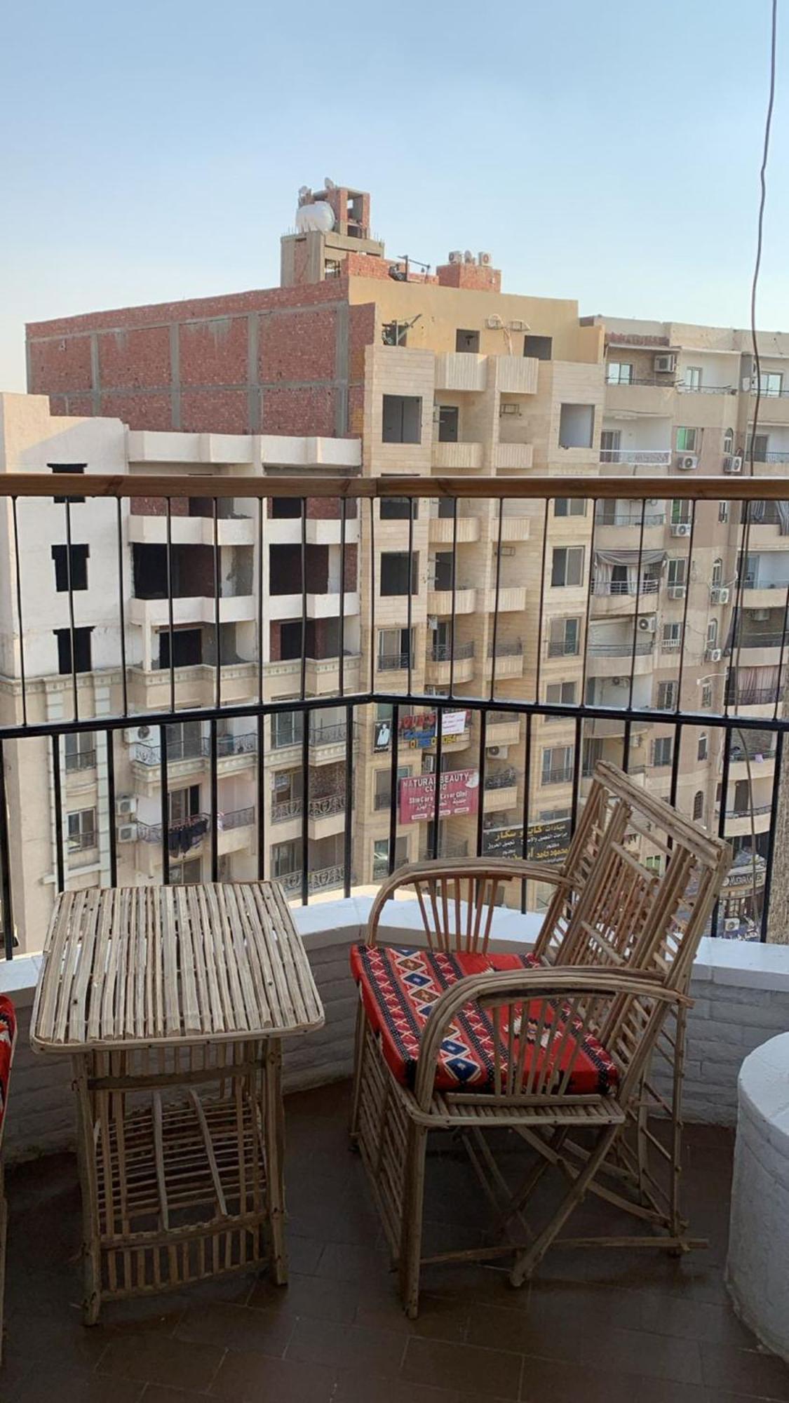 Pyramids Nights Hostel Kafret el-Gabal Extérieur photo