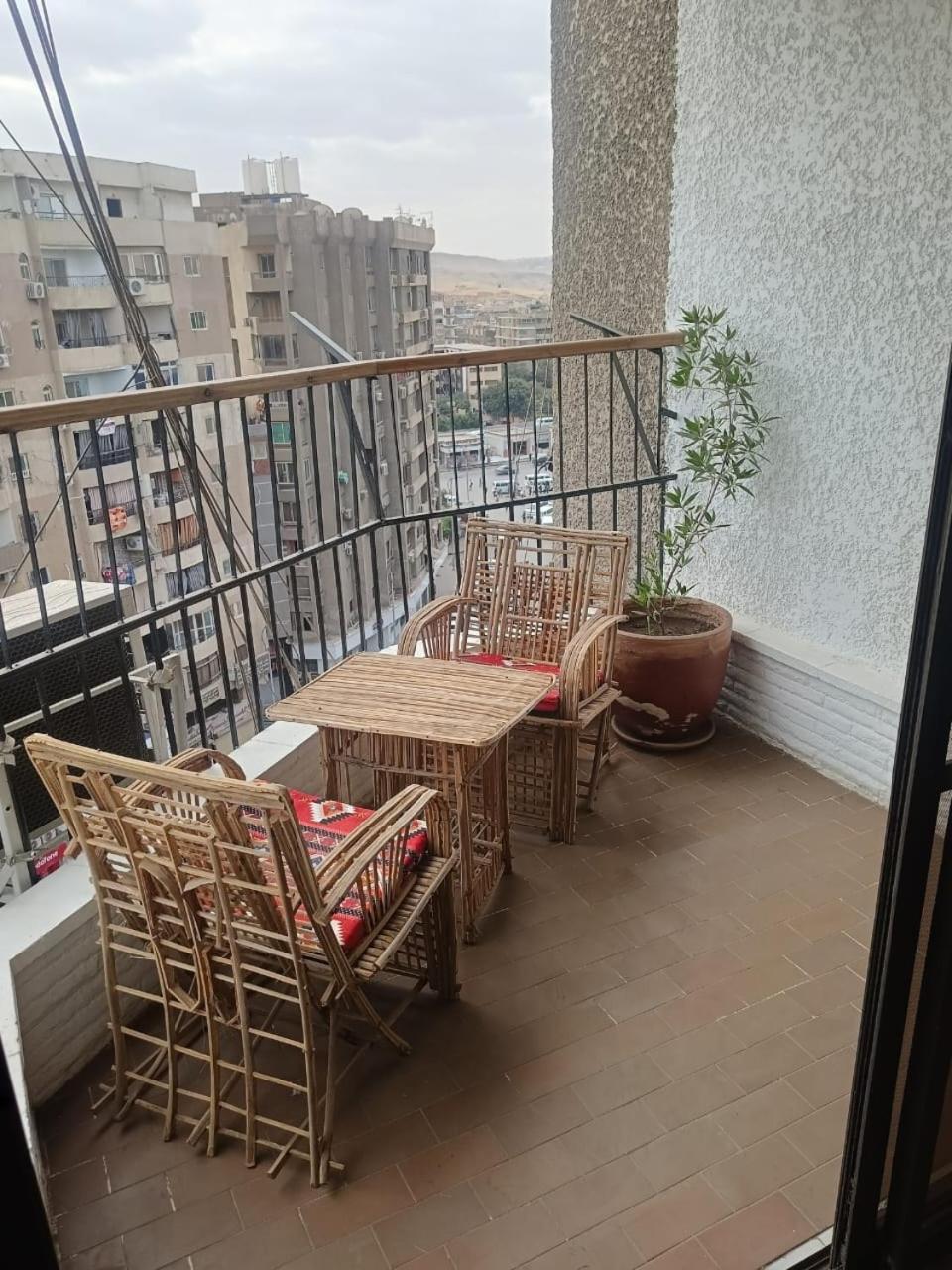 Pyramids Nights Hostel Kafret el-Gabal Extérieur photo