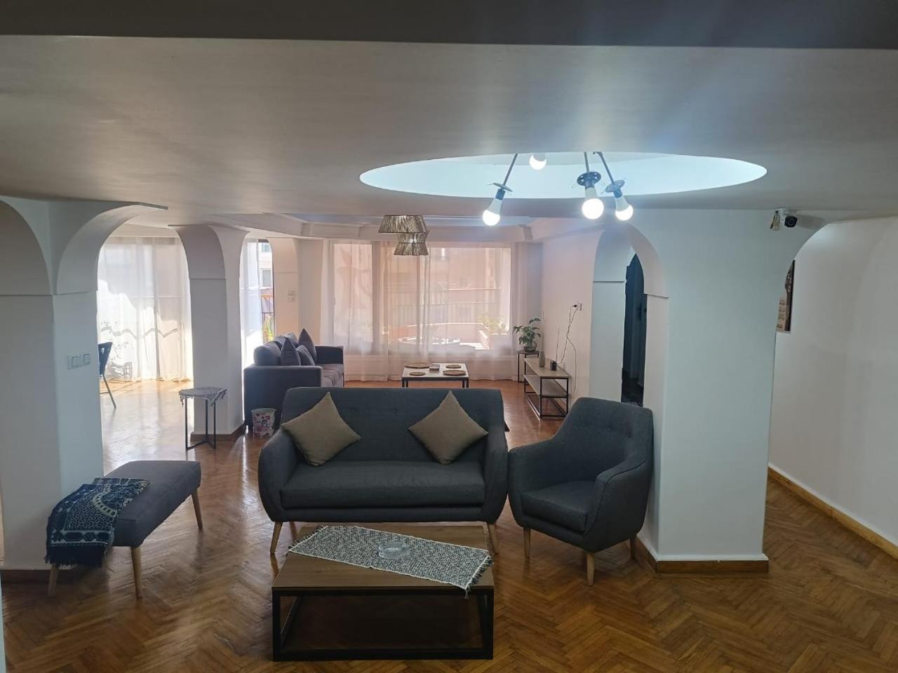 Pyramids Nights Hostel Kafret el-Gabal Extérieur photo